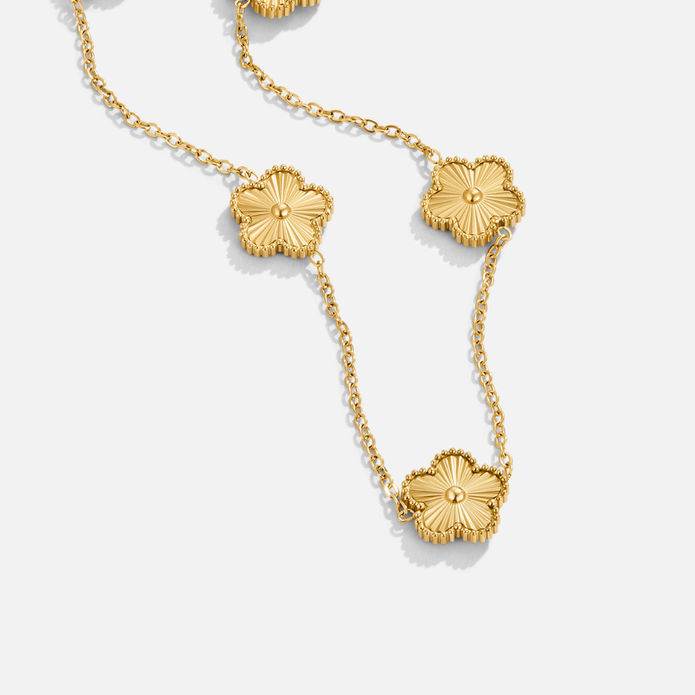 Gouden Clover Cluster Ketting Hoofdafbeelding