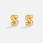 Gouden Bubble Letter Oorbellen