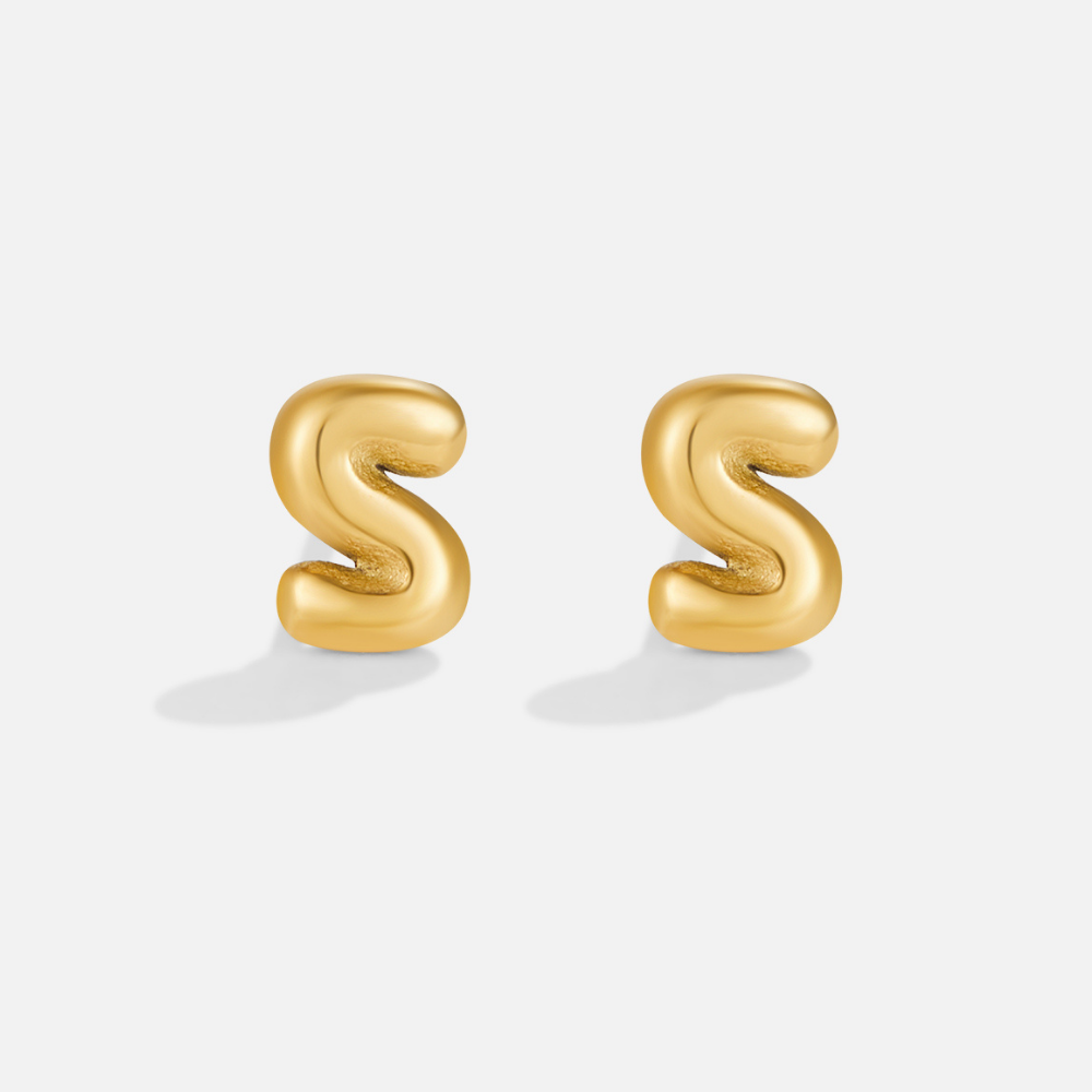 Gouden Bubble Letter Oorbellen