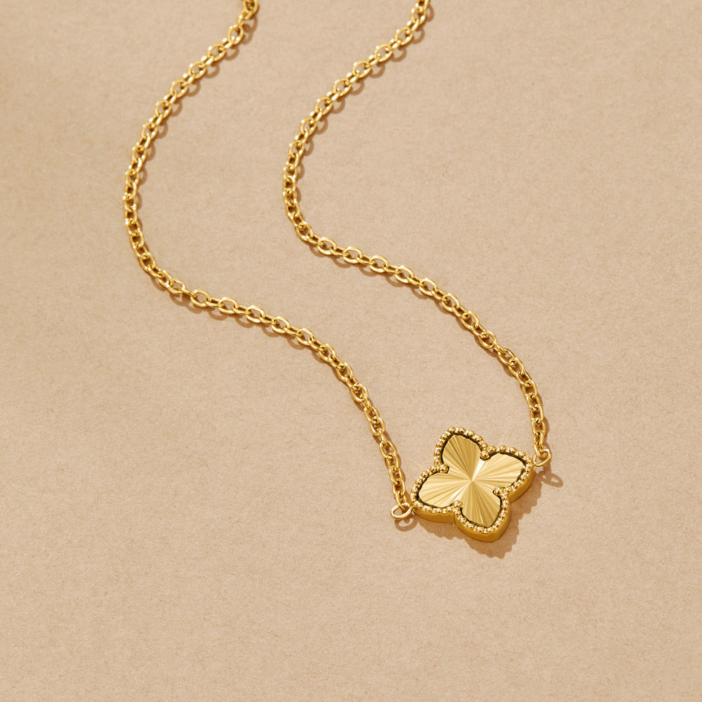 Amara Clover Hanger Ketting Hoofdafbeelding