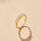 Gouden Moonstone Eternity Ring