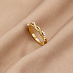 Bella Twist Parel Ring