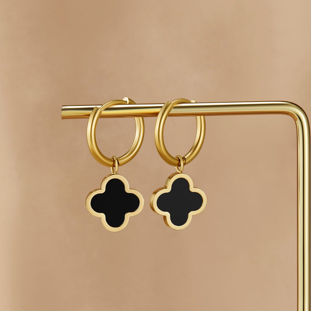 Zwarte Clover Ronde Oorbellen