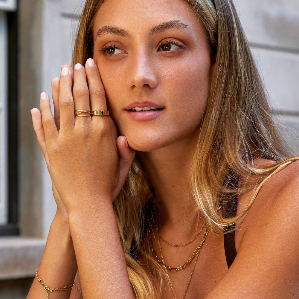 Zwarte Kristallen Ribbed Ring