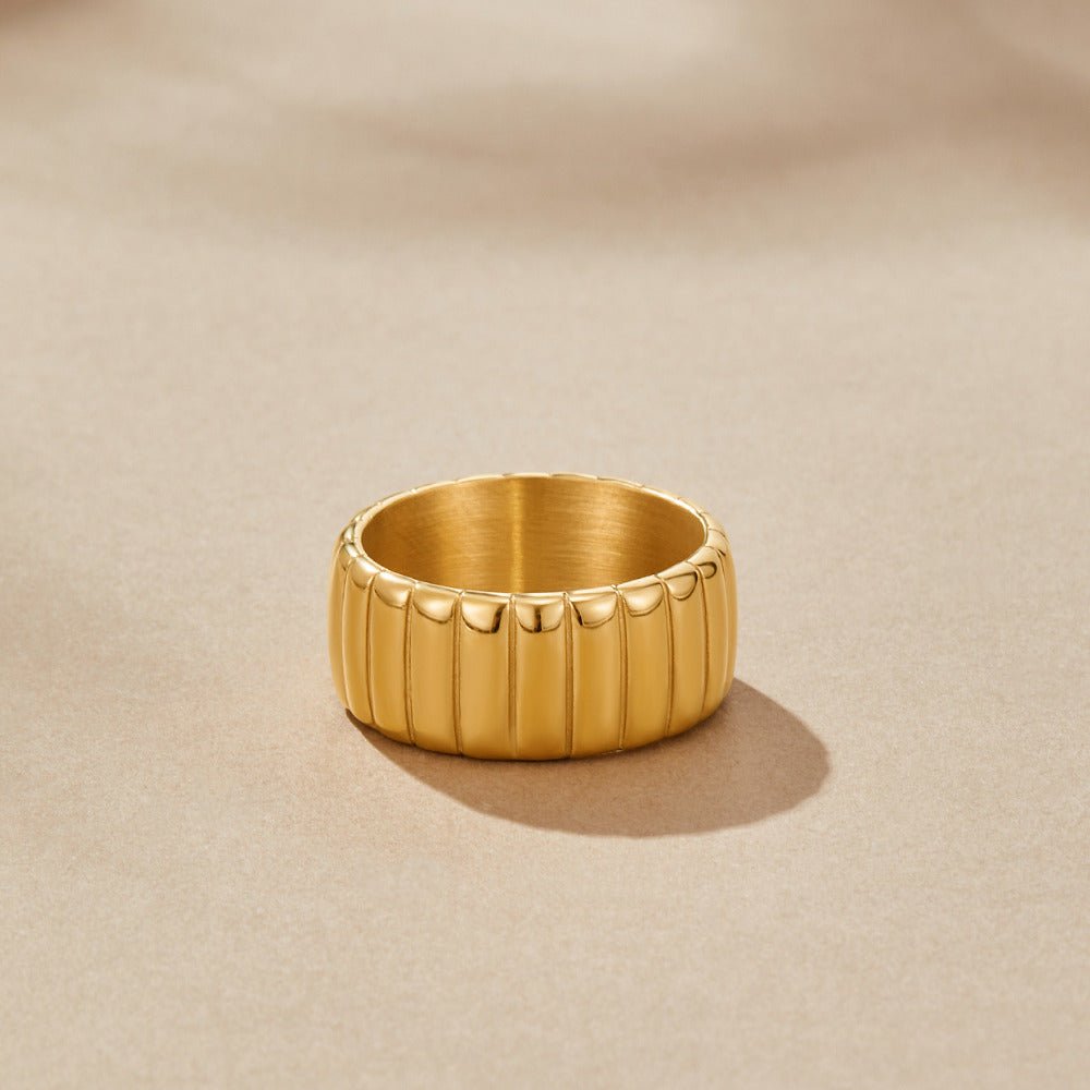 Chunky Calira Gouden Ring Hoofdafbeelding