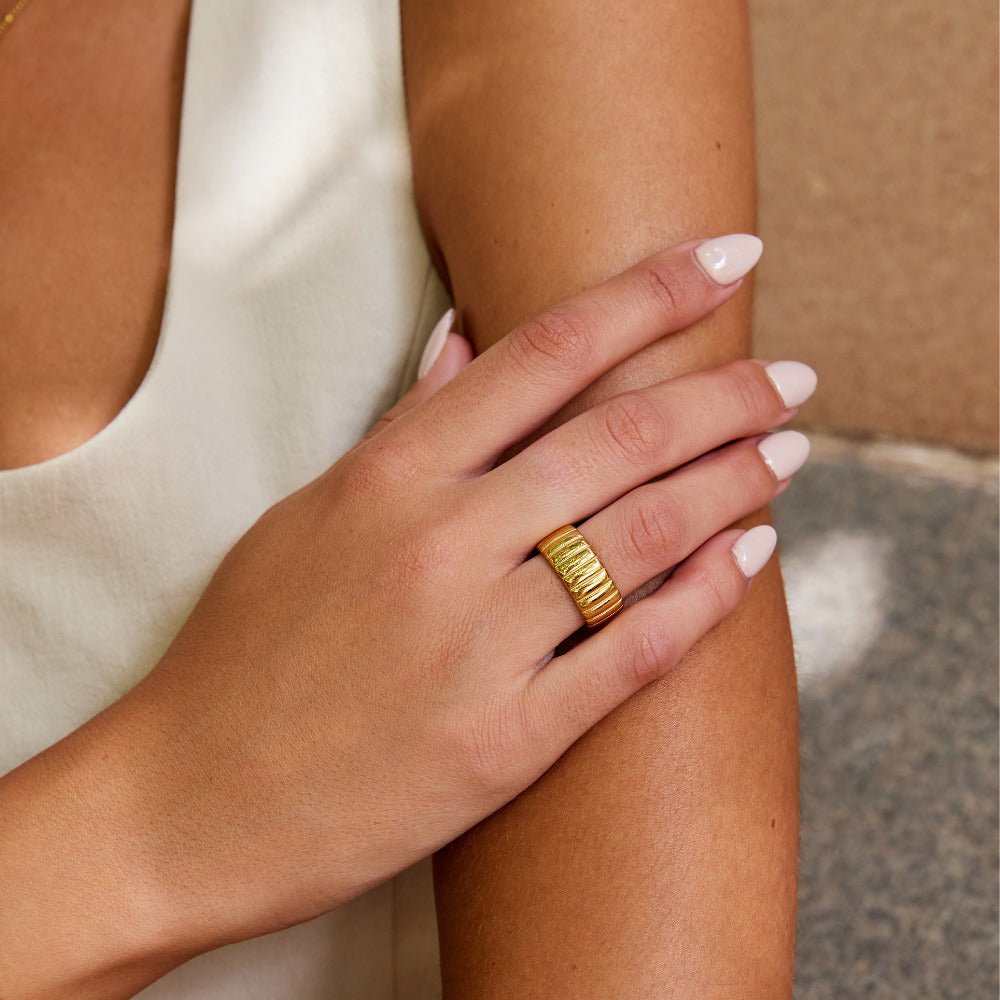 Chunky Calira Gouden Ring Secundaire afbeelding