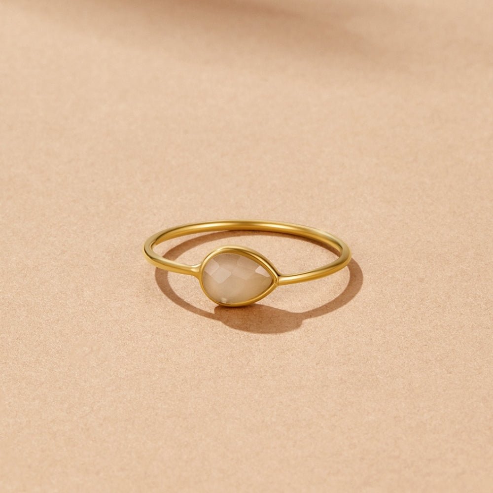 Clara Teardrop Stone Ring Hoofdafbeelding