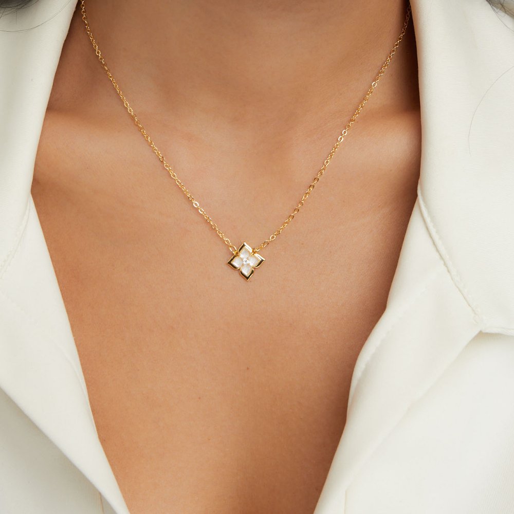 Dalia White Iris Clover Ketting Secundaire afbeelding