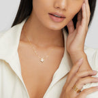 Dalia White Iris Clover Ketting