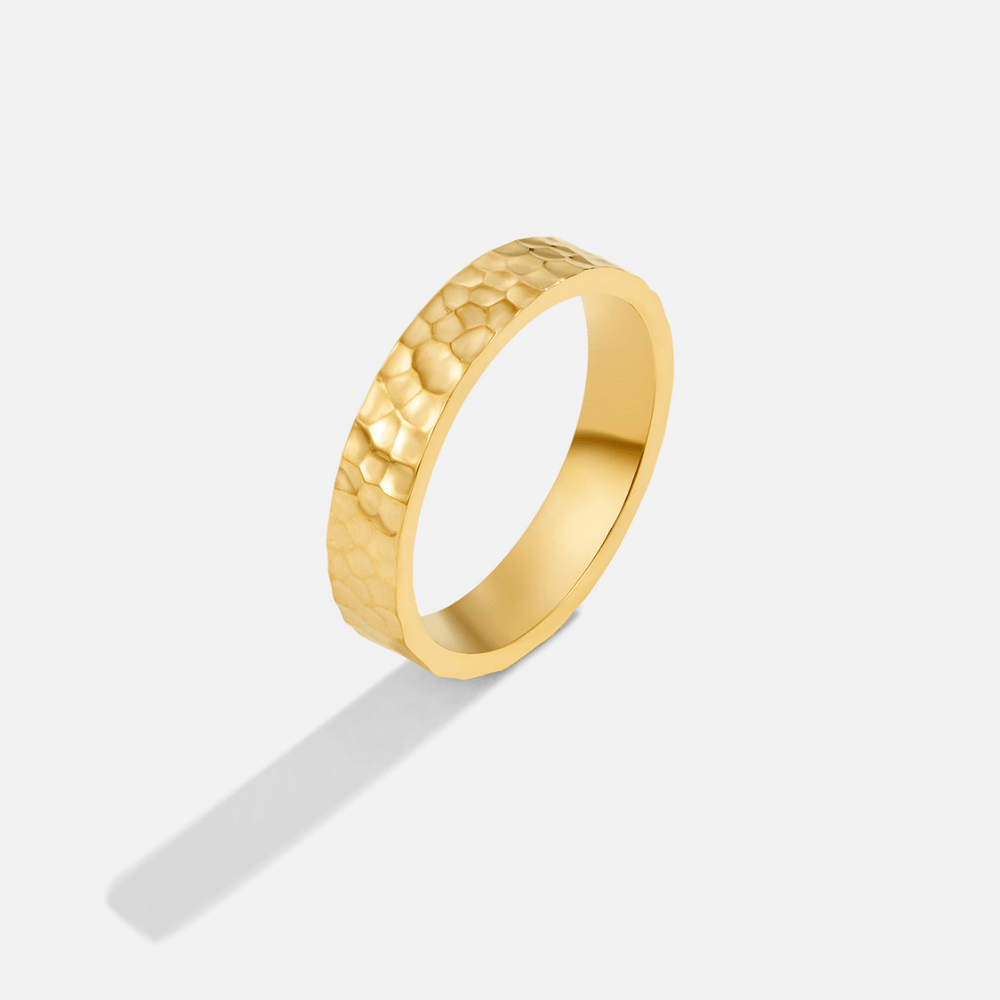 Dorcas Hammered Gouden Ring Hoofdafbeelding