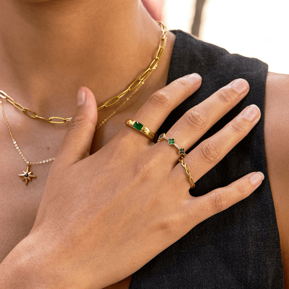 Ember Gouden & Emerald Ring Secundaire afbeelding