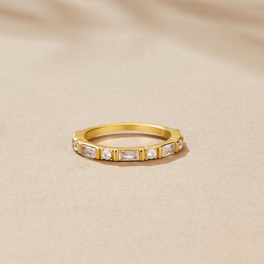 Emily Kristallen Baguette Ring