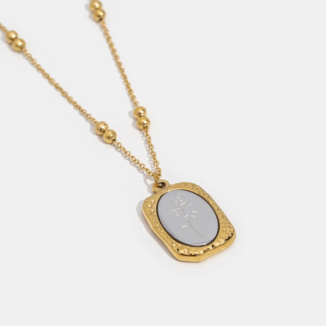 Fragile Love' Rose Ketting