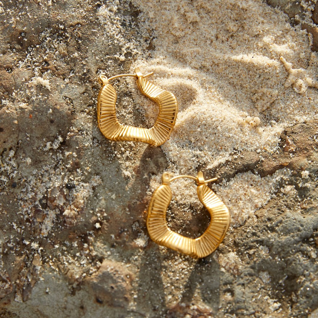 Geometrische Wave Gouden Ronde Oorbellen