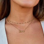 "Love" Hanger Ketting
