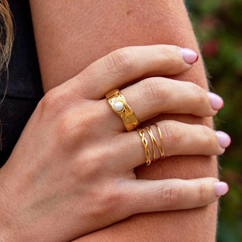 Malia Chunky Gouden Parel Ring Secundaire afbeelding