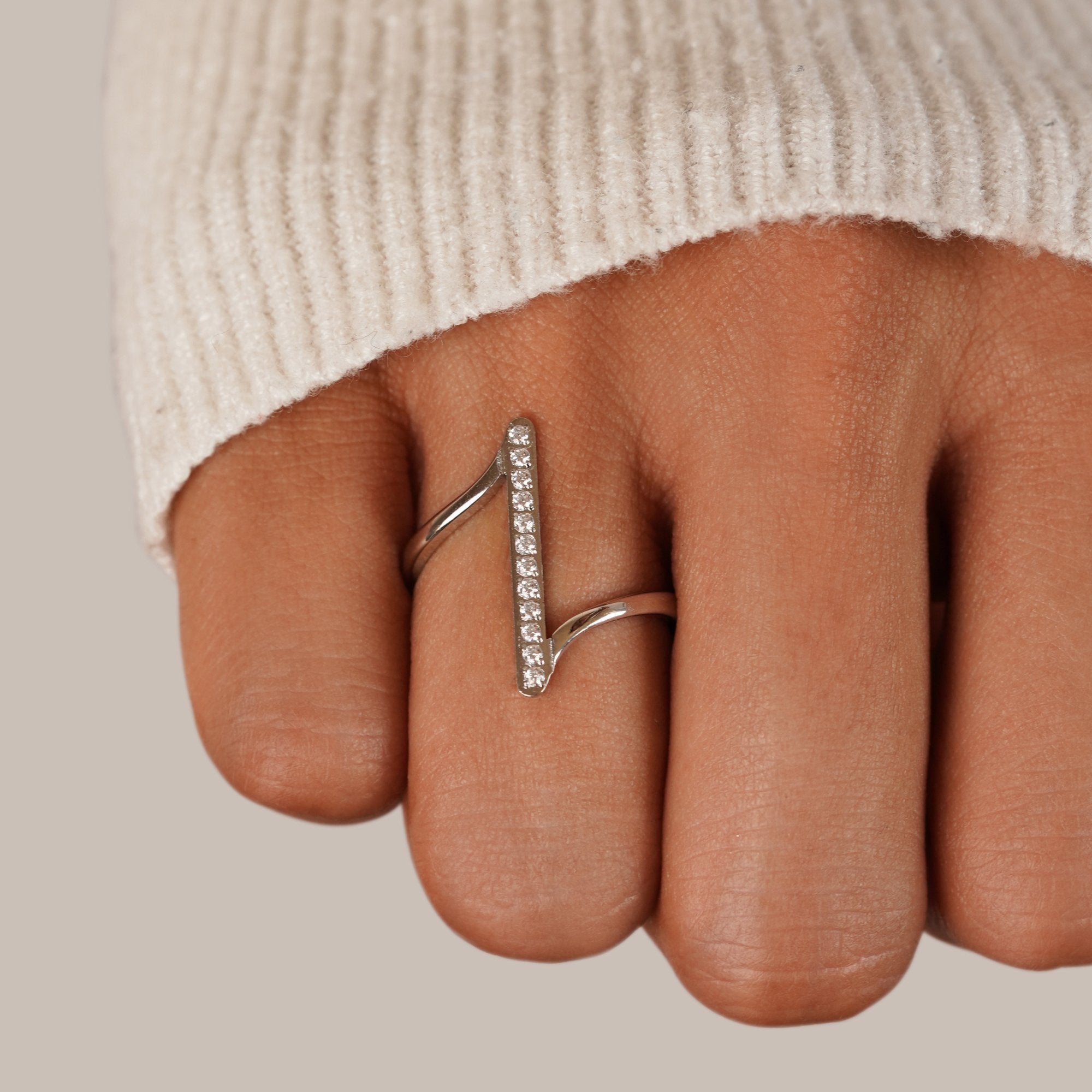 Mila Gevlochten Zilveren Ring Secundaire afbeelding
