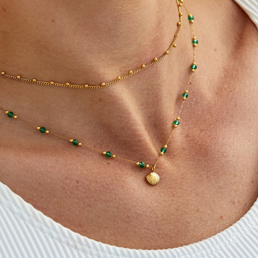 Nerissa Gouden Shell & Green Bead Ketting