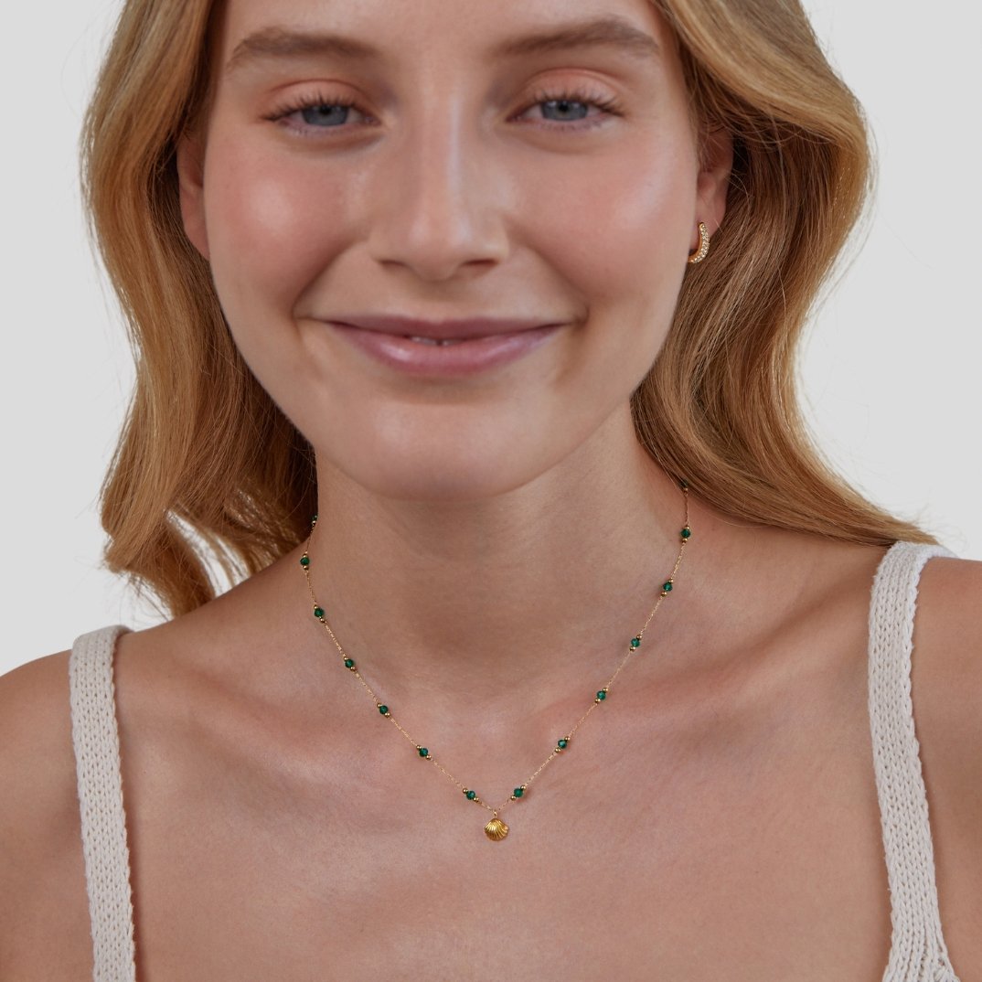 Nerissa Gouden Shell & Green Bead Ketting