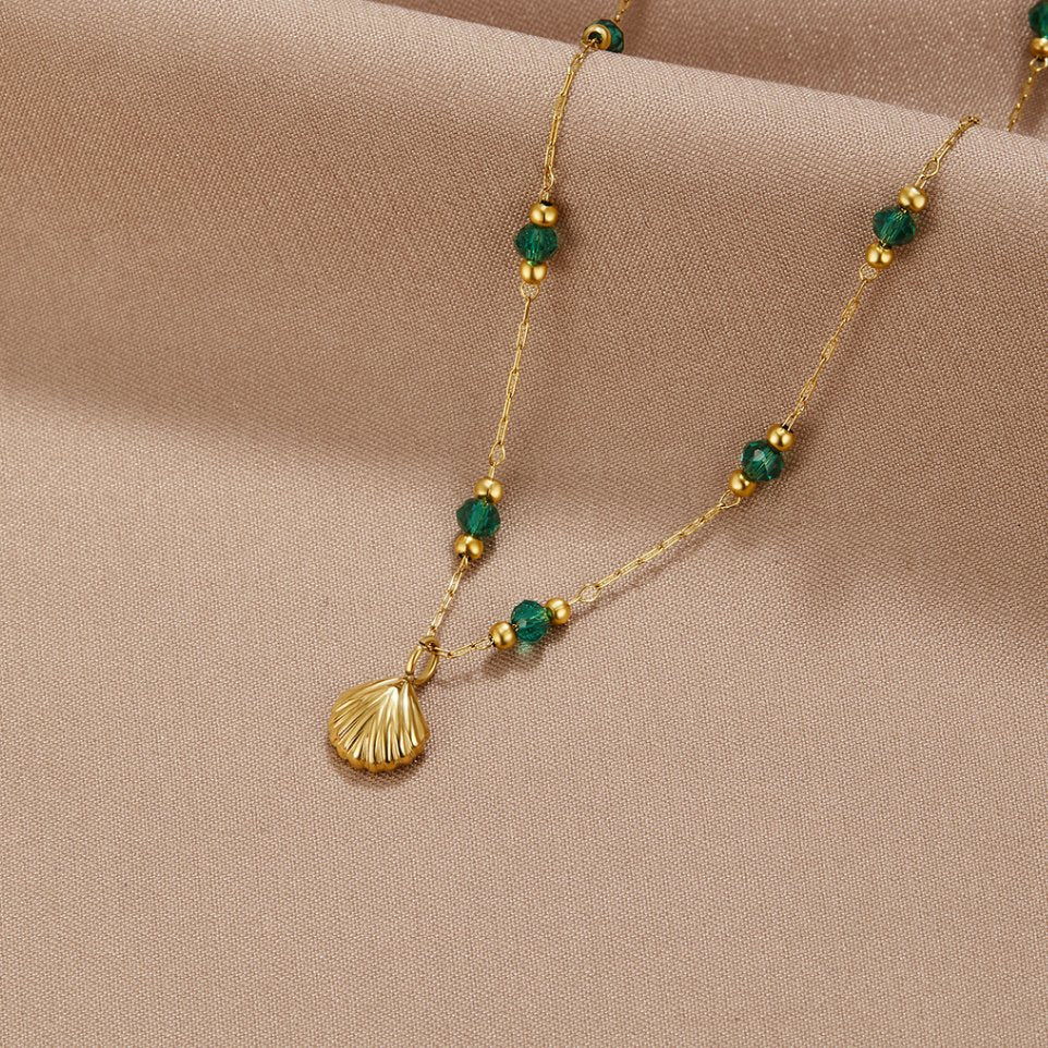 Nerissa Gouden Shell & Green Bead Ketting