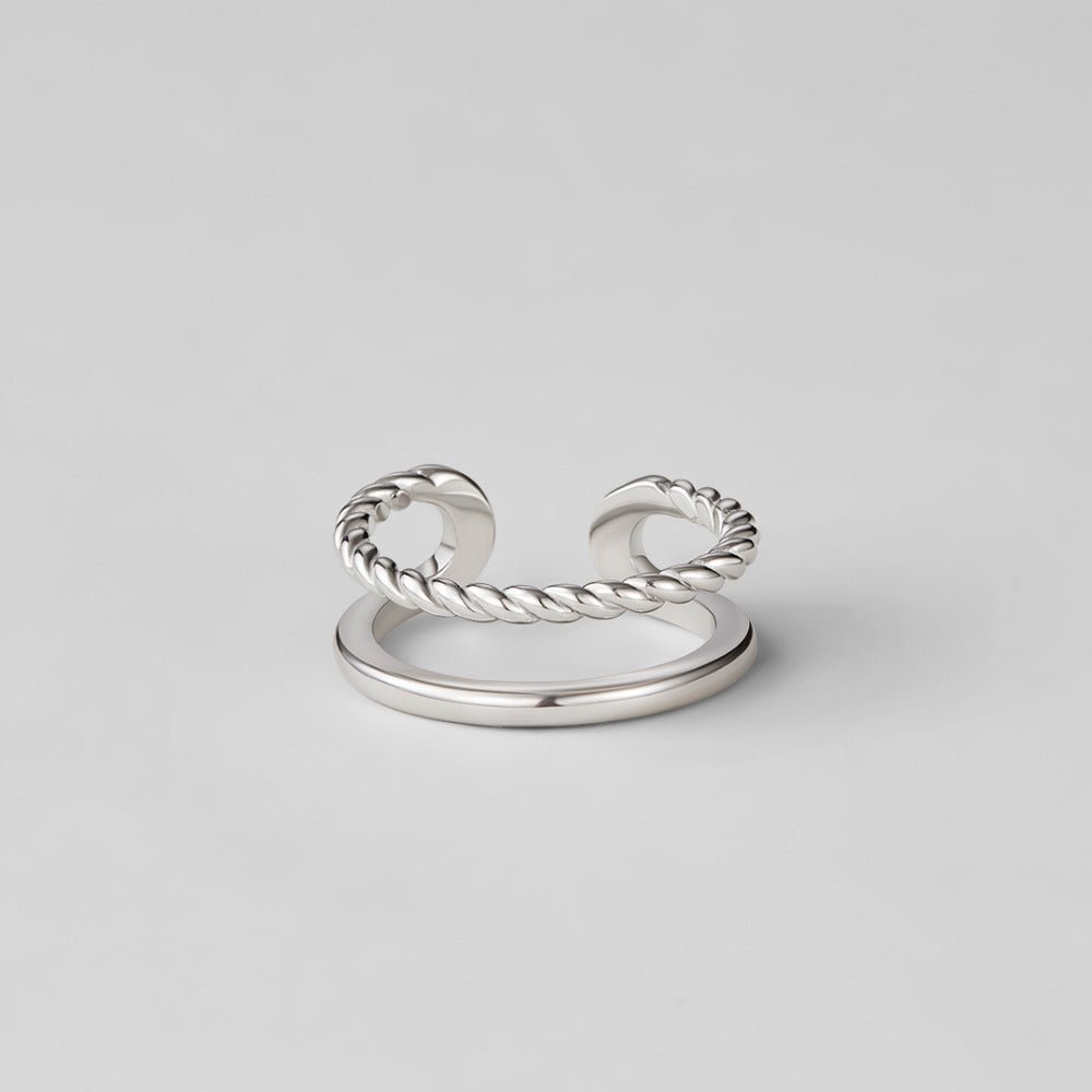 Twisted Tyra Zilveren Ring Hoofdafbeelding