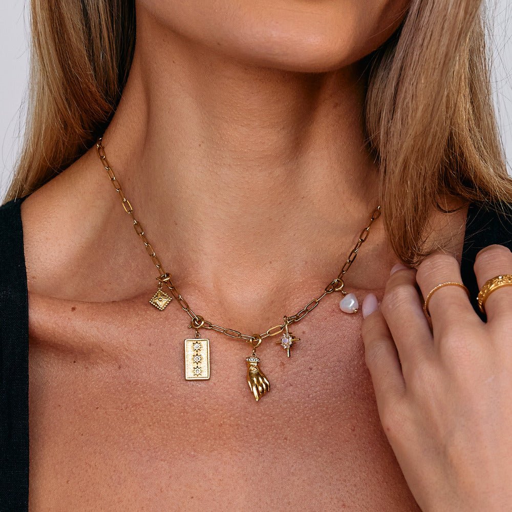 Gouden Victoria Hand Charm