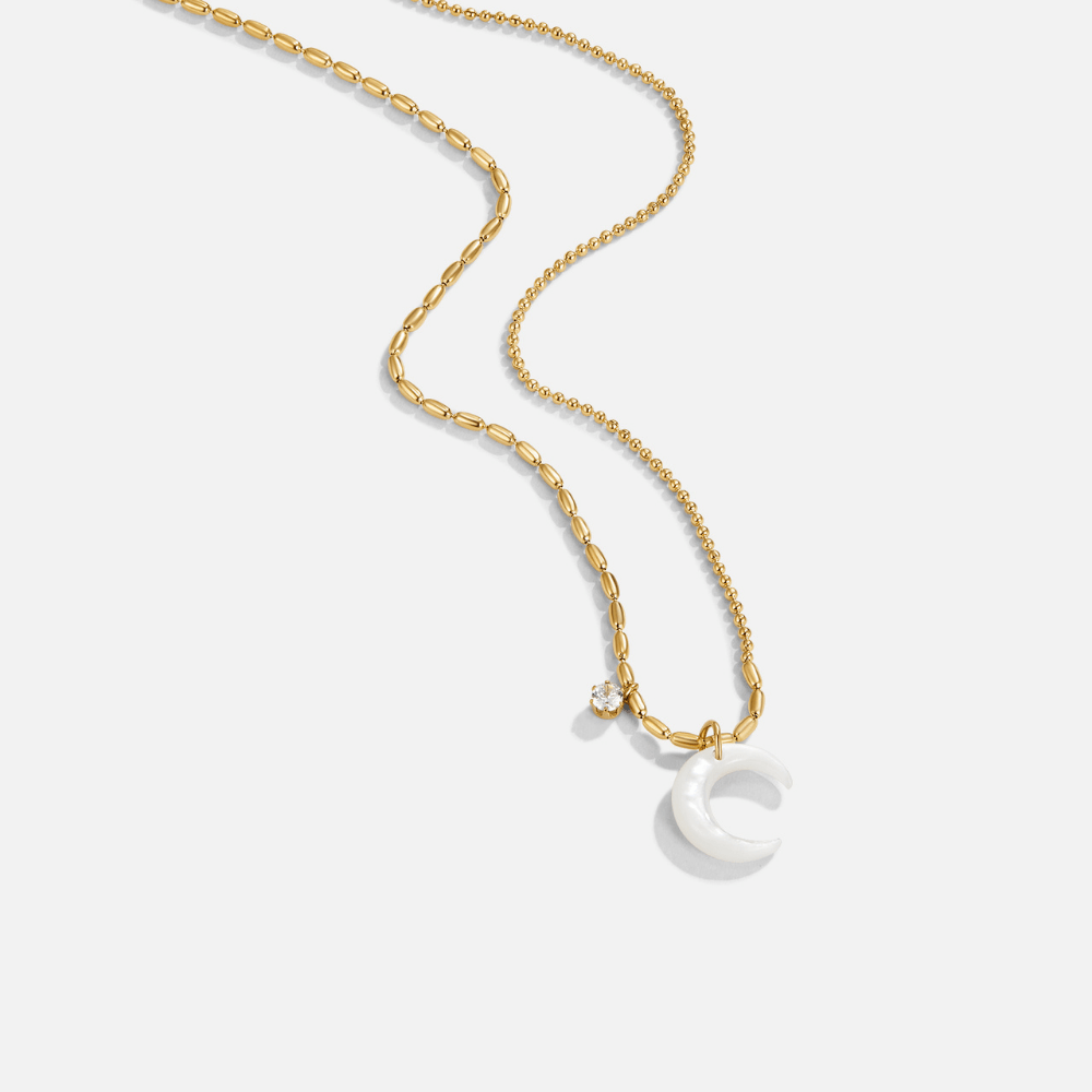 White Crescent Moon Ketting