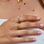 Witte Petal Shell Ring